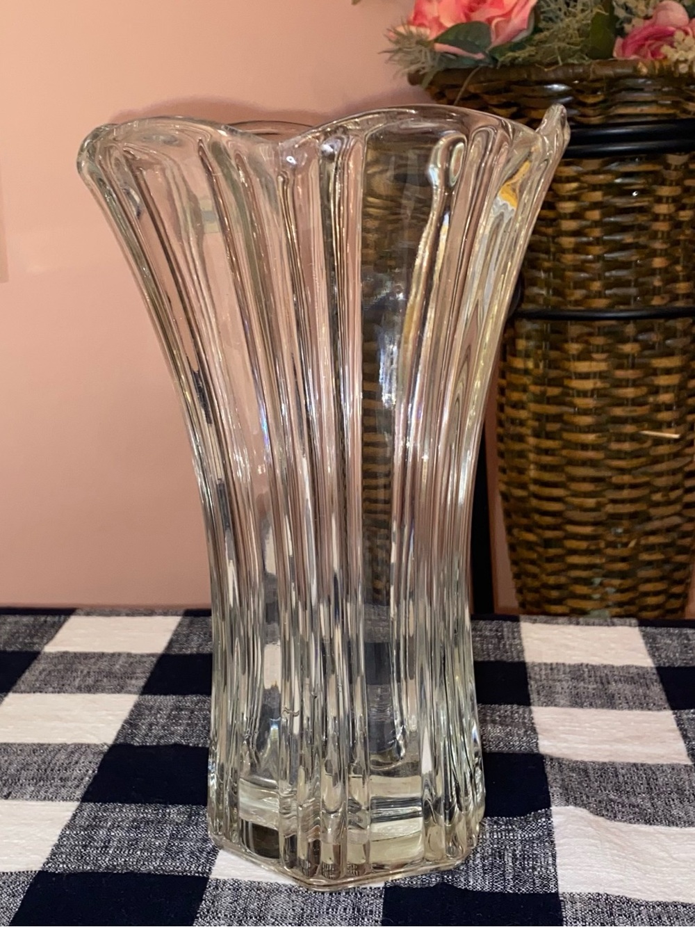 ANCHOR HOCKING “Florence” Vintage Clear Glass Ribbed Fluted Vase 8-1/2” Tall